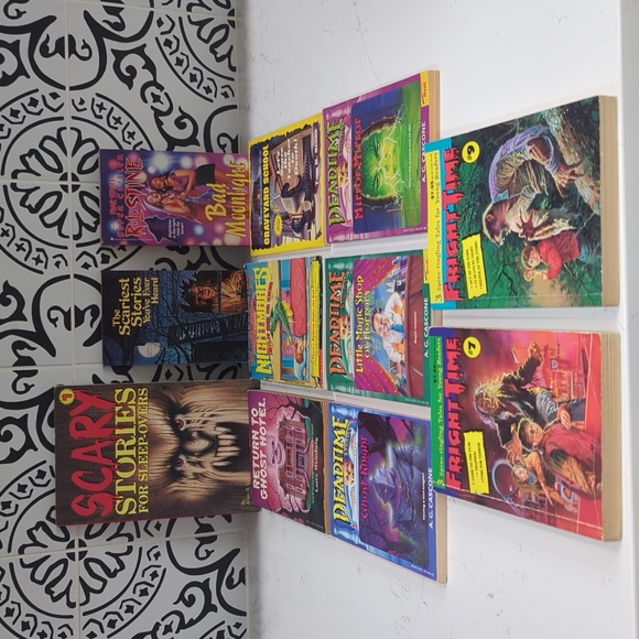 Lot of 11 Vintage Halloween Scary Stories Story Books Paperback Creepy Tales - Picture 1 of 8